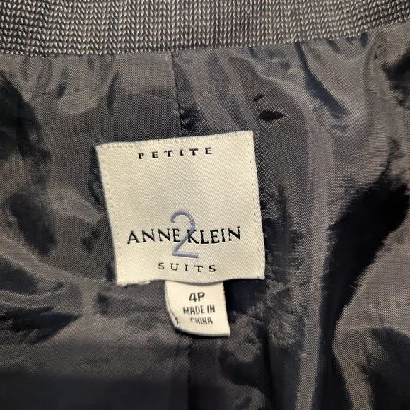 Anne Klein Gray Blazer with Structured Shoulders - Picture 5 of 5